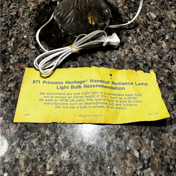 Princess House Heritage Crystal Lamp - Picture 5 of 7